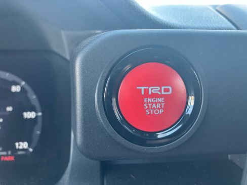 Certified 2026 Toyota Tacoma TRD Off-Road AWD/4WD image 25