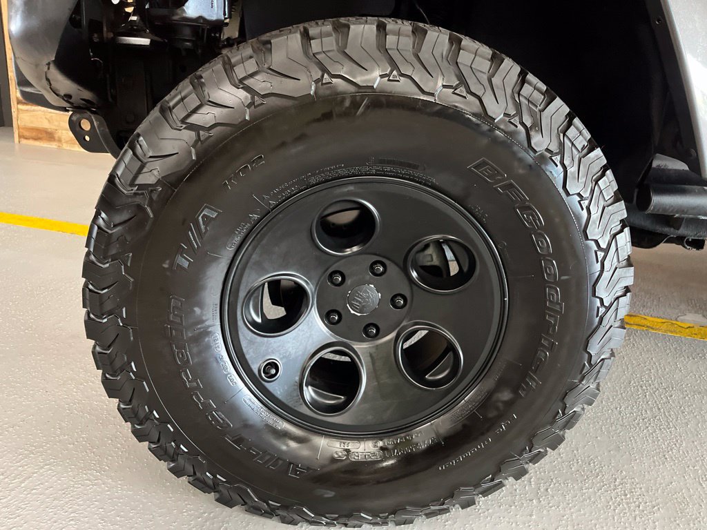 Used 2016 Jeep Wrangler Unlimited Rubicon w/ Connectivity Group AWD/4WD image 6