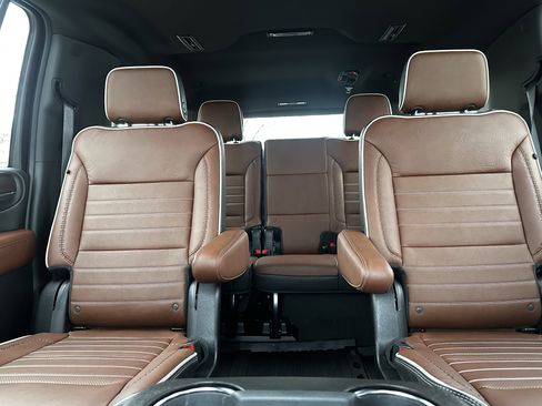 Used 2024 GMC Yukon XL Denali Ultimate image 13