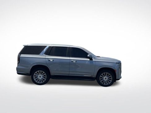 Used 2024 Cadillac Escalade Premium Luxury AWD/4WD image 4