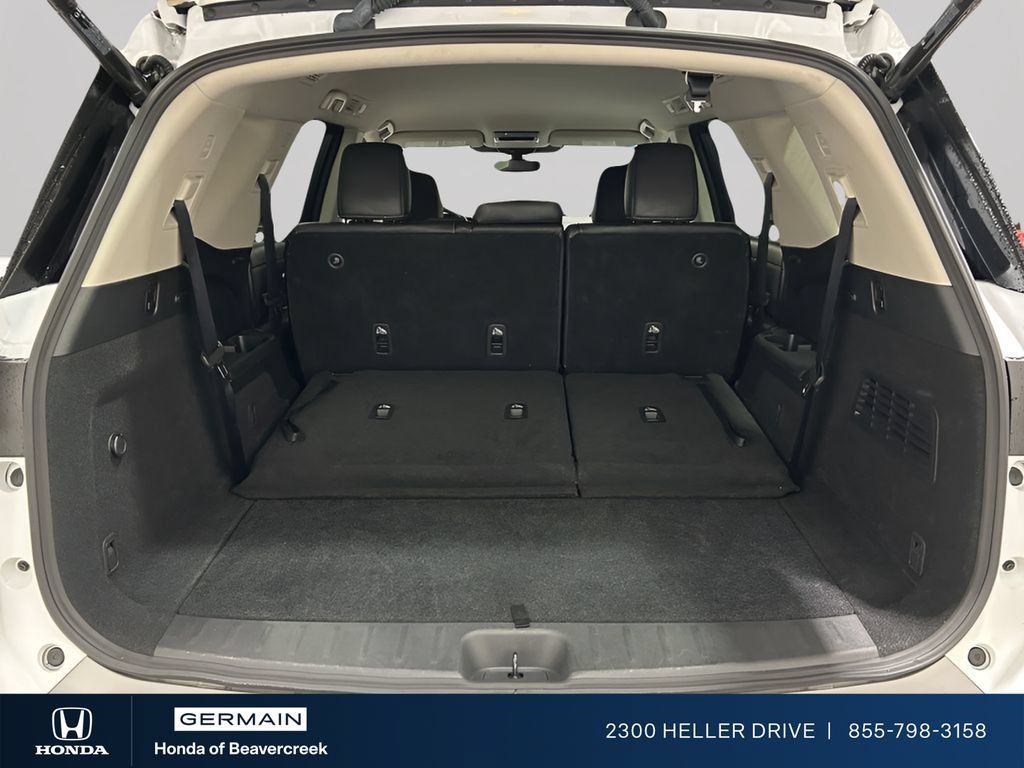 Used 2025 Nissan Pathfinder SL FWD image 31