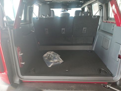 New 2025 Ford Bronco 4-Door w/ Sasquatch Package image 16