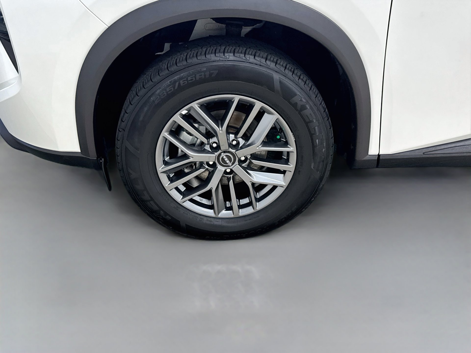 Used 2024 Nissan Rogue S AWD/4WD image 28