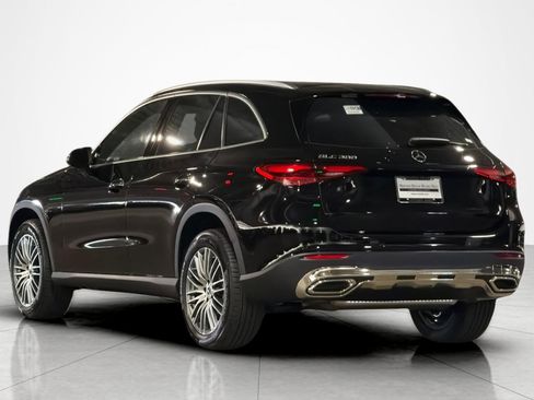 New 2027 Mercedes-Benz GLC 300 image 3