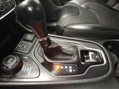 Used 2023 Jeep Cherokee Altitude Lux AWD/4WD image 28