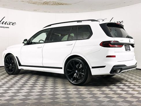 Used 2024 BMW X7 xDrive40i w/ Executive Package image 4