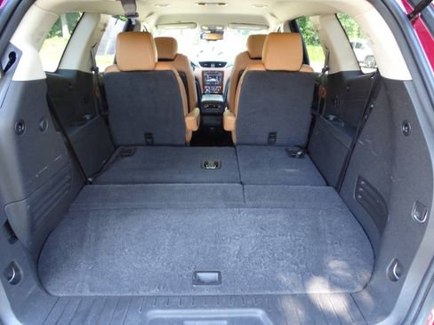 Used 2014 Chevrolet Traverse AWD LTZ image 36