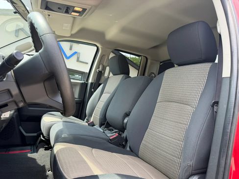 Used 2012 RAM 1500 Classic SLT AWD/4WD image 18