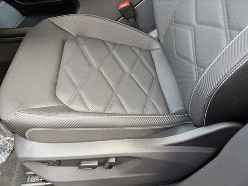 New 2026 Volkswagen Atlas Cross Sport SE image 4