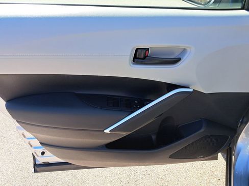 Certified 2025 Toyota Corolla Cross L image 12