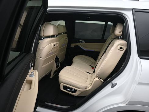 Used 2022 BMW X7 xDrive40i w/ Executive Package AWD/4WD image 32