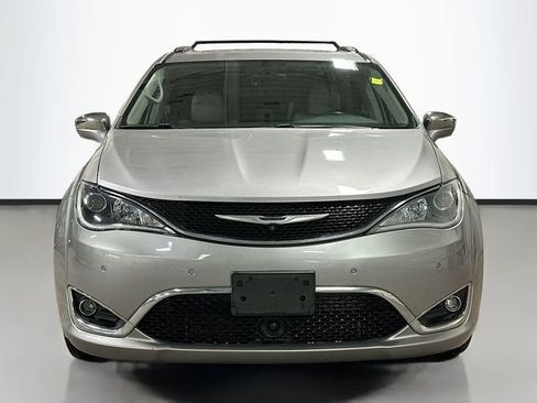 Used 2017 Chrysler Pacifica Limited w/ Advanced Safetytec Group image 4