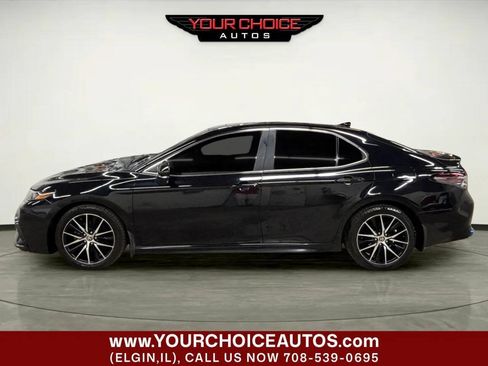 Used 2022 Toyota Camry SE w/ Cold Weather Package AWD/4WD image 2