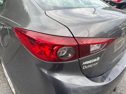 Used 2018 MAZDA MAZDA3 Sport FWD image 9