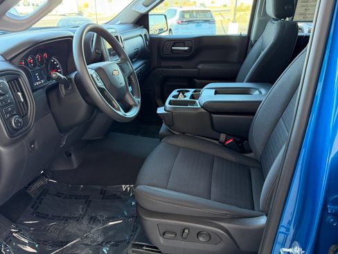 Used 2023 Chevrolet Silverado 1500 Custom image 17