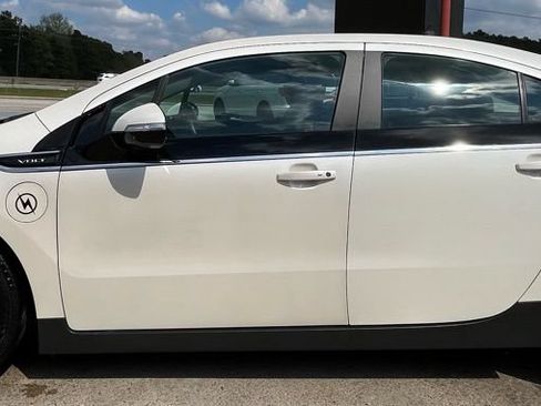 Used 2014 Chevrolet Volt Premium w/ Premium Trim Package FWD image 8