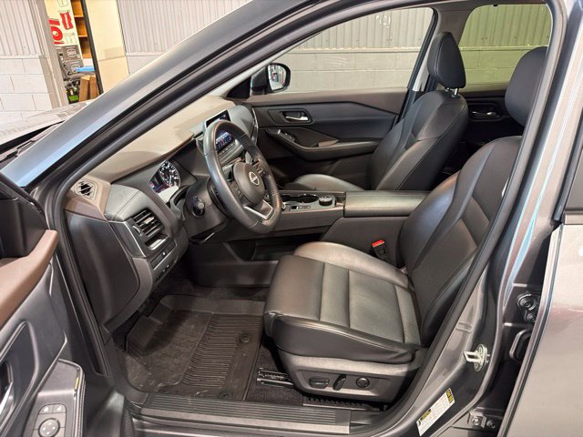 Certified 2023 Nissan Rogue SV w/ SV Premium B Package AWD/4WD image 16