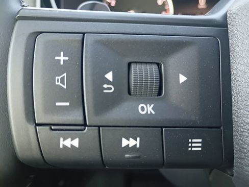 New 2026 Nissan Pathfinder SV image 12