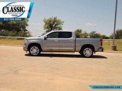 Used 2025 Chevrolet Silverado 1500 High Country AWD/4WD image 7