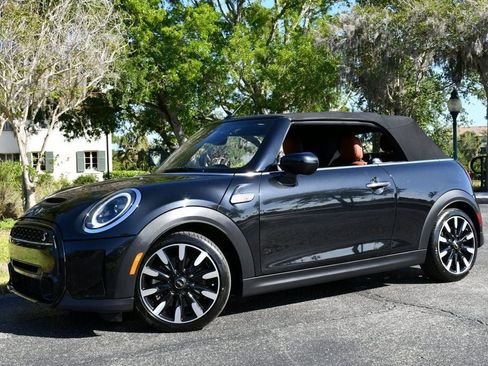 Used 2024 MINI Cooper S w/ Signature Upholstery Package FWD image 2