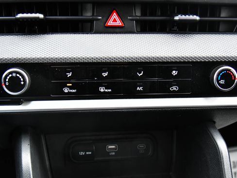 Used 2024 Kia Sportage LX image 22