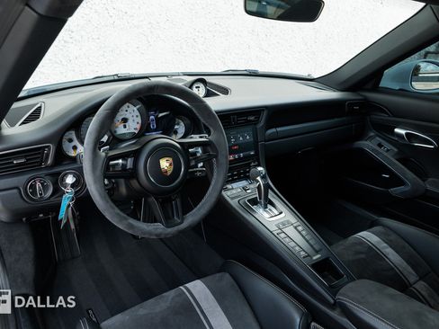Used 2018 Porsche 911 GT3 w/ Sport Chrono Package RWD image 25