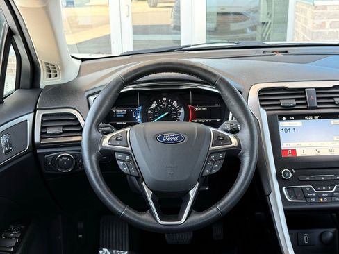 Used 2018 Ford Fusion SE w/ Equipment Group 602A FWD image 26