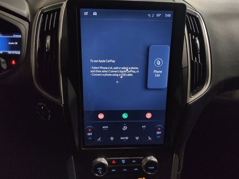 Used 2024 Ford Edge SEL image 25