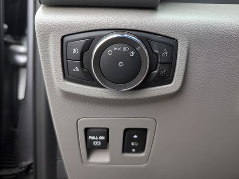 Used 2020 Ford F150 XLT w/ Equipment Group 302A Luxury AWD/4WD image 23
