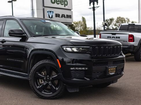 Used 2023 Jeep Grand Cherokee L Limited w/ Luxury Tech Group II AWD/4WD image 3