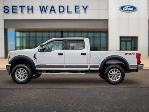 Used 2018 Ford F250 XLT w/ FX4 Off-Road Package AWD/4WD image 4