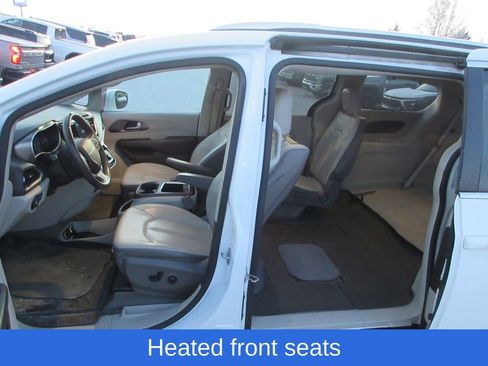 Used 2018 Chrysler Pacifica Touring-L Plus w/ Advanced Safetytec Group image 5