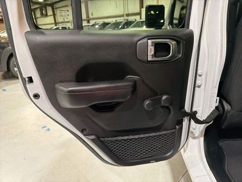 Used 2019 Jeep Wrangler Unlimited Sport image 29