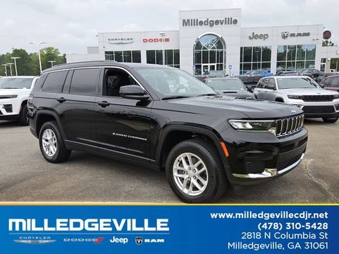 Used 2025 Jeep Grand Cherokee L Laredo RWD image 1
