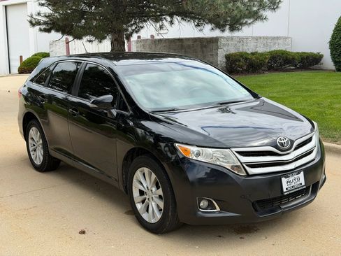 Used 2013 Toyota Venza LE AWD/4WD image 3