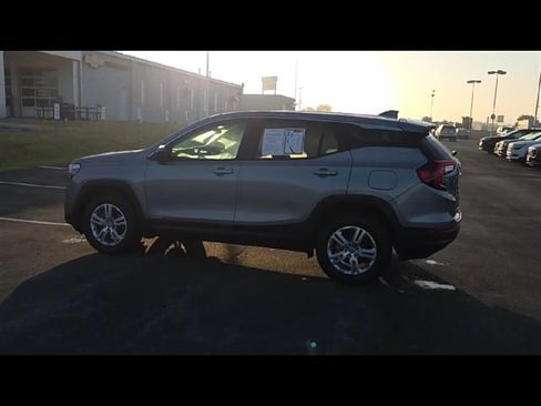 Used 2024 GMC Terrain SLE AWD/4WD image 6