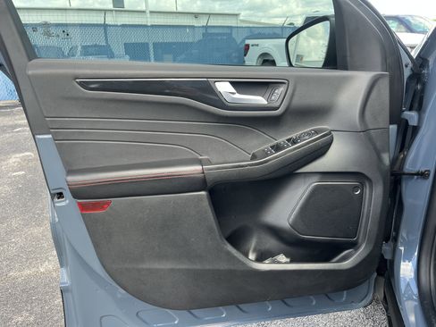 Used 2025 Ford Escape ST-Line w/ Tech Pack #1 image 12