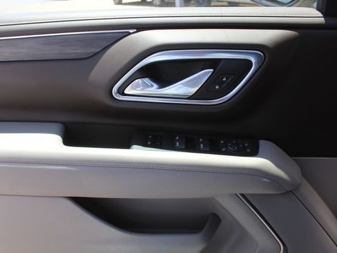Used 2022 GMC Yukon SLT w/ SLT Premium Package AWD/4WD image 35