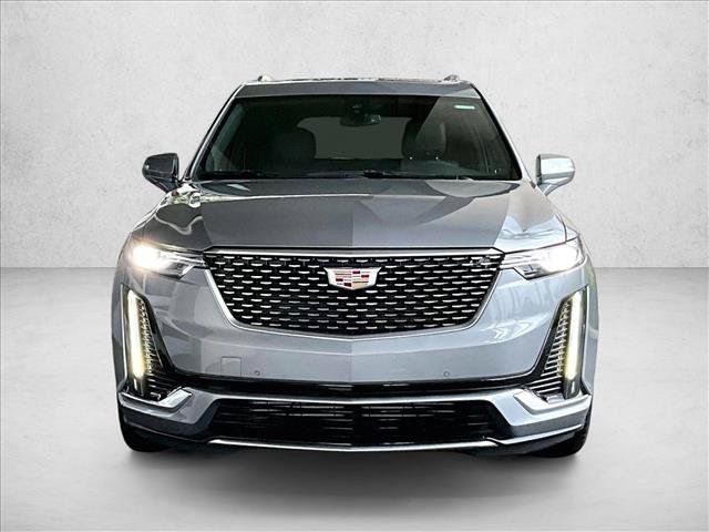 Certified 2025 Cadillac XT6 Luxury FWD image 3