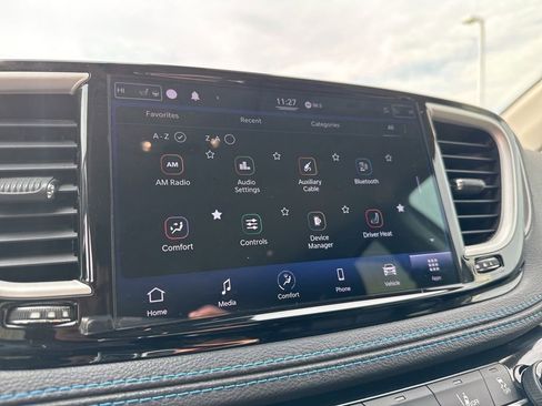 Used 2021 Chrysler Pacifica Touring-L image 22