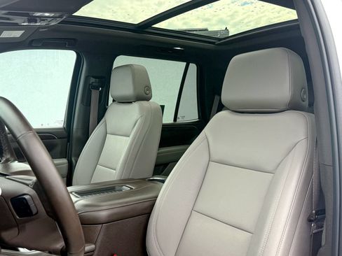 Used 2023 Chevrolet Tahoe Premier AWD/4WD image 21