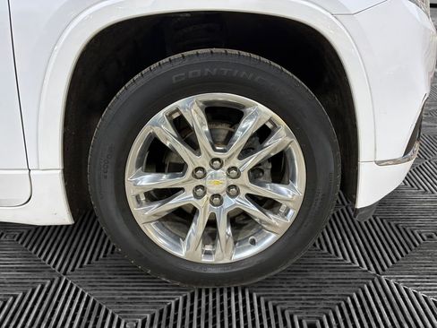 Used 2021 Chevrolet Traverse High Country w/ LPO, Floor Liner Package AWD/4WD image 17