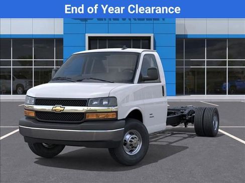 New 2025 Chevrolet Express 4500 w/ Power Convenience Package image 6