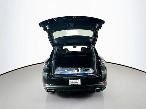 Certified 2026 Porsche Cayenne AWD/4WD image 27