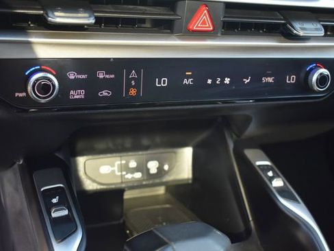 Certified 2024 Kia Sorento X-Line EX AWD/4WD image 30