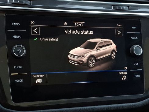 Certified 2023 Volkswagen Tiguan SE FWD image 17