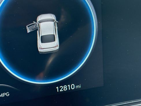 Used 2025 Hyundai Elantra SEL image 41