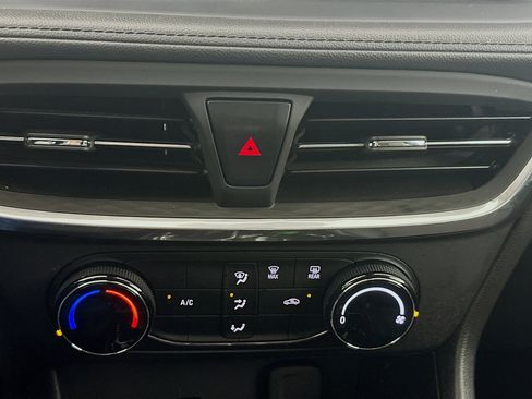 Used 2024 Buick Encore GX Preferred image 23