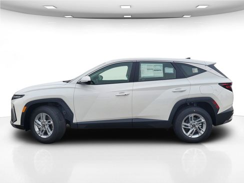 New 2026 Hyundai Tucson SE image 4