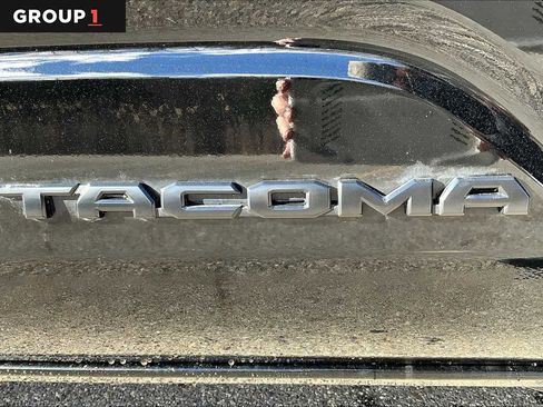 Used 2025 Toyota Tacoma TRD Off-Road image 32